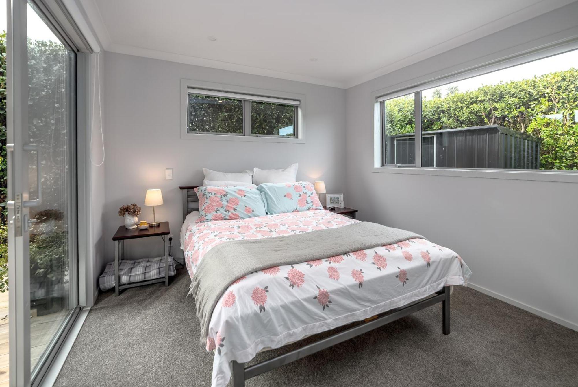 Wine Country Bach Villa Martinborough Exterior photo
