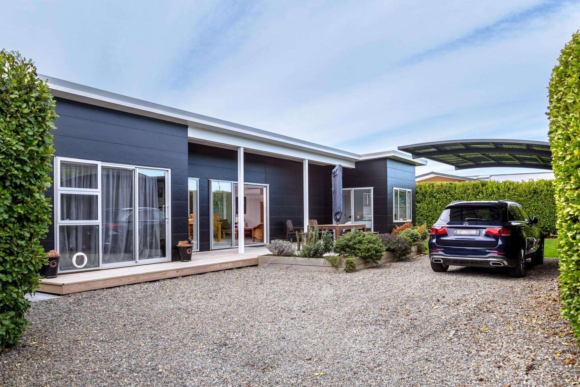 Wine Country Bach Villa Martinborough Exterior photo